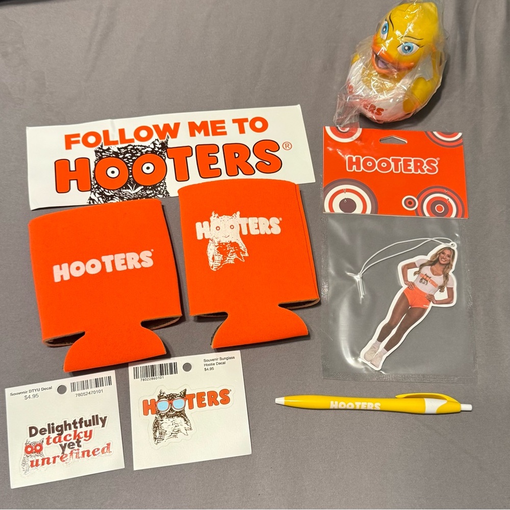 NEW Hooters promo bundle
